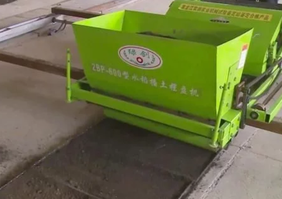 東北小伙發(fā)明水稻育秧機(jī)，效率提升50倍，可節(jié)省200個(gè)工人